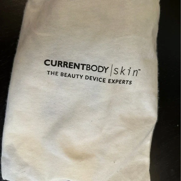 CURRENTBODY SKIN LED Red Light Therapy Face Mask: Series 1 - Picture 3 of 4